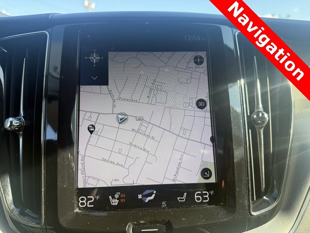 Used 2018 Volvo XC60 T6 Momentum w/ Convenience Package image 9