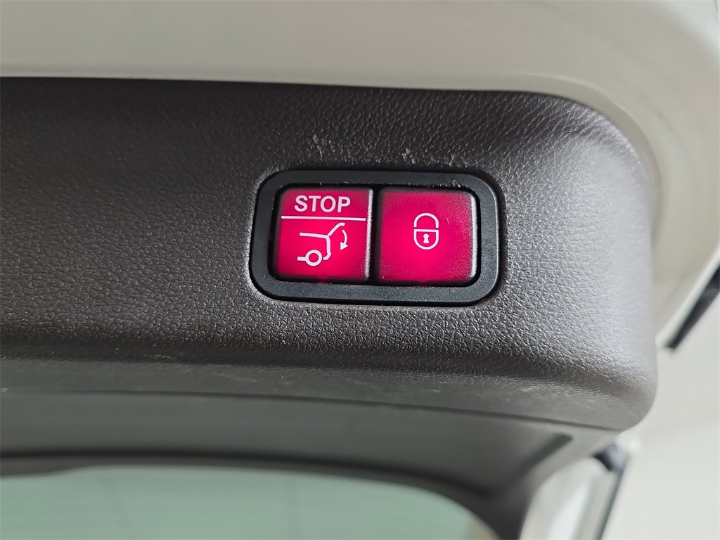 Used 2018 Mercedes-Benz GLE 350 4MATIC image 16