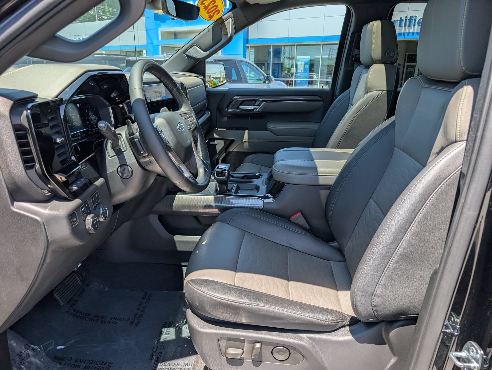 Used 2023 Chevrolet Silverado 1500 ZR2 w/ Technology Package AWD/4WD image 17