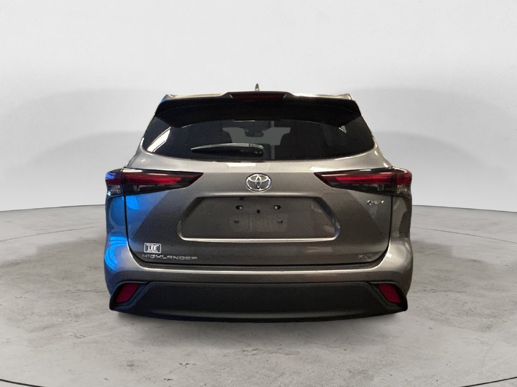Certified 2026 Toyota Highlander XLE AWD/4WD image 4