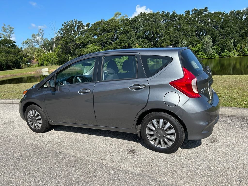 Used 2017 Nissan Versa Note SV FWD image 4