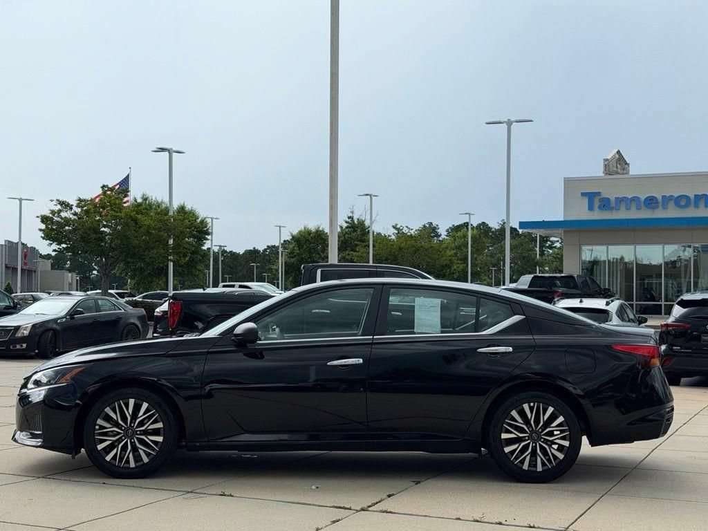 Used 2025 Nissan Altima 2.5 SV FWD image 5