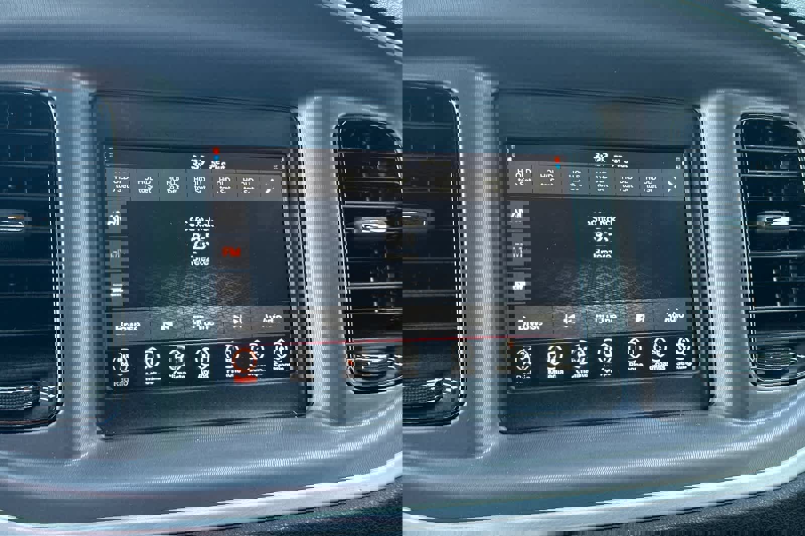 Used 2022 Dodge Charger SXT w/ Blacktop Package image 19