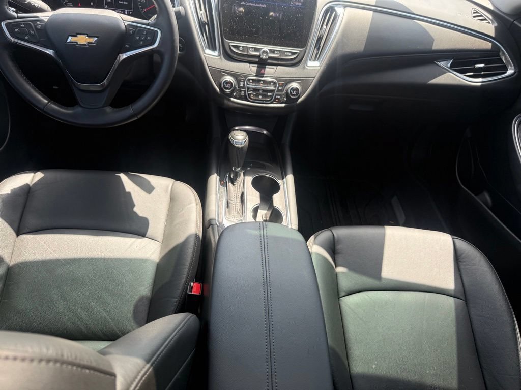 Used 2019 Chevrolet Malibu LT w/ Leather Package FWD image 34