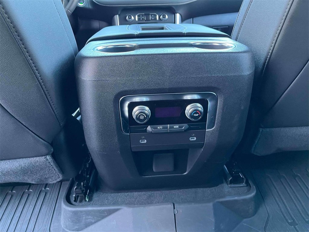 Used 2024 GMC Yukon XL SLT image 14