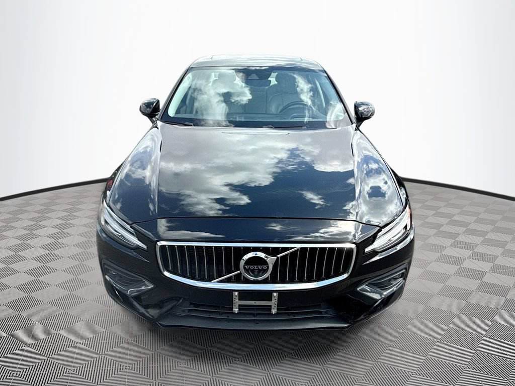 Used 2022 Volvo S60 B5 Inscription FWD image 2