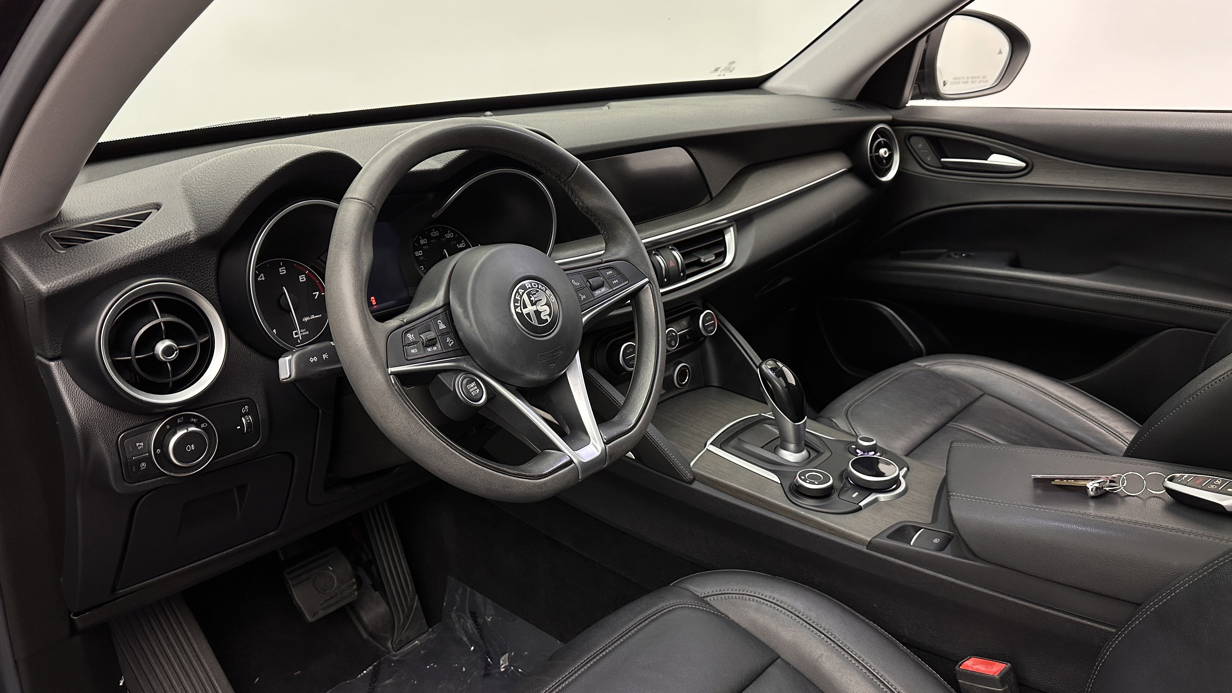 Used 2018 Alfa Romeo Stelvio Ti image 10