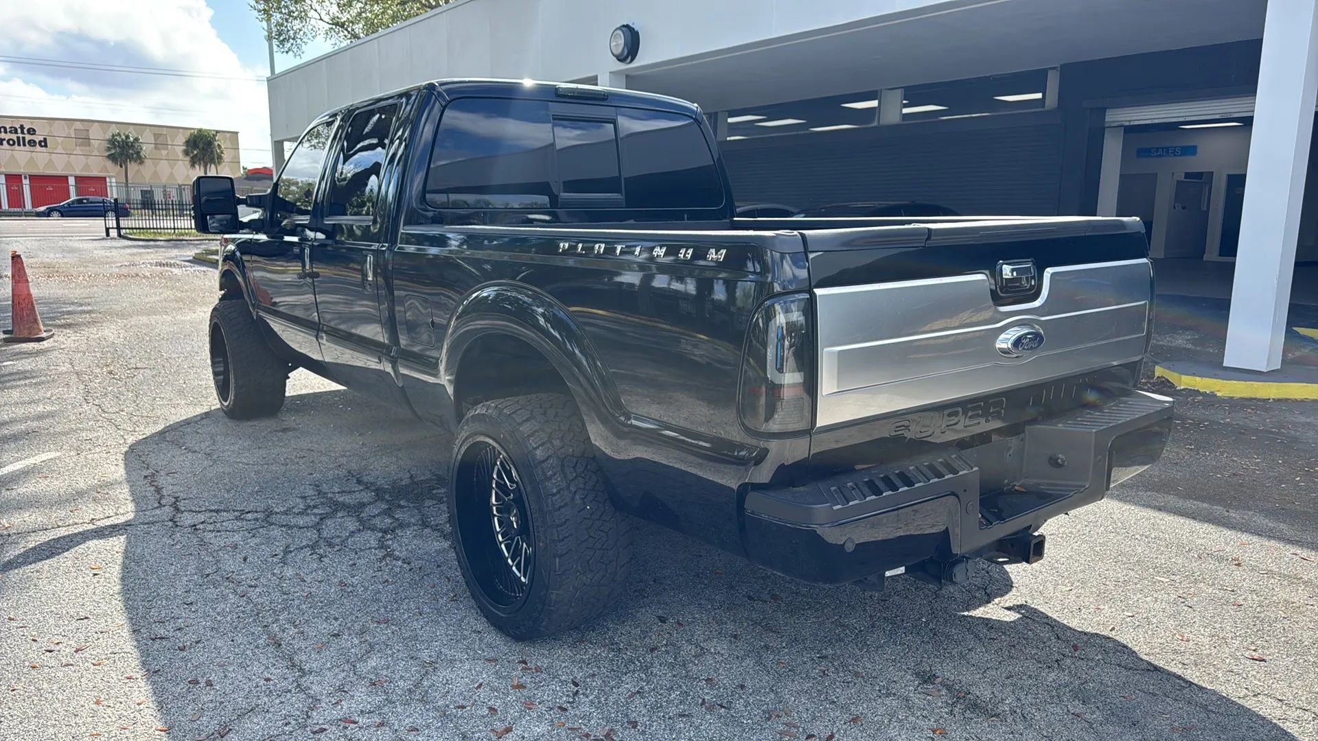 Used 2016 Ford F250 Platinum w/ FX4 Off-Road Package image 5