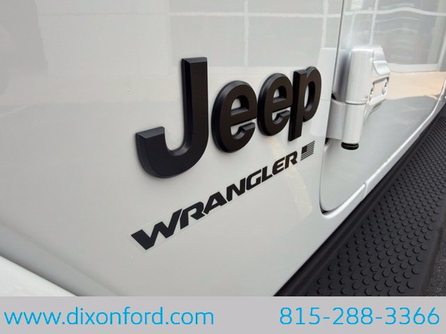 Used 2025 Jeep Wrangler Unlimited Sahara AWD/4WD image 27