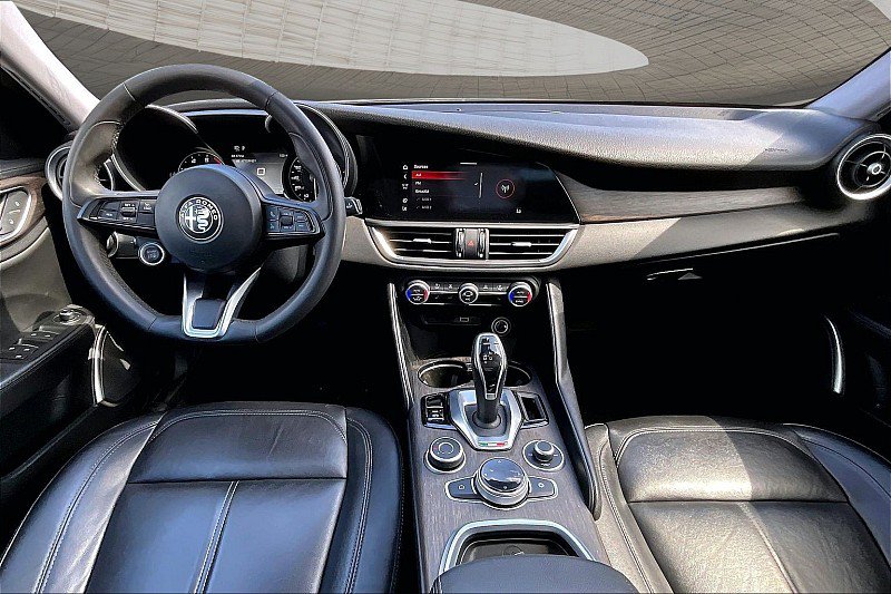 Used 2021 Alfa Romeo Giulia Ti RWD image 12