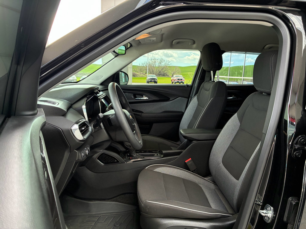 Used 2023 Chevrolet TrailBlazer LT w/ Convenience Package image 13