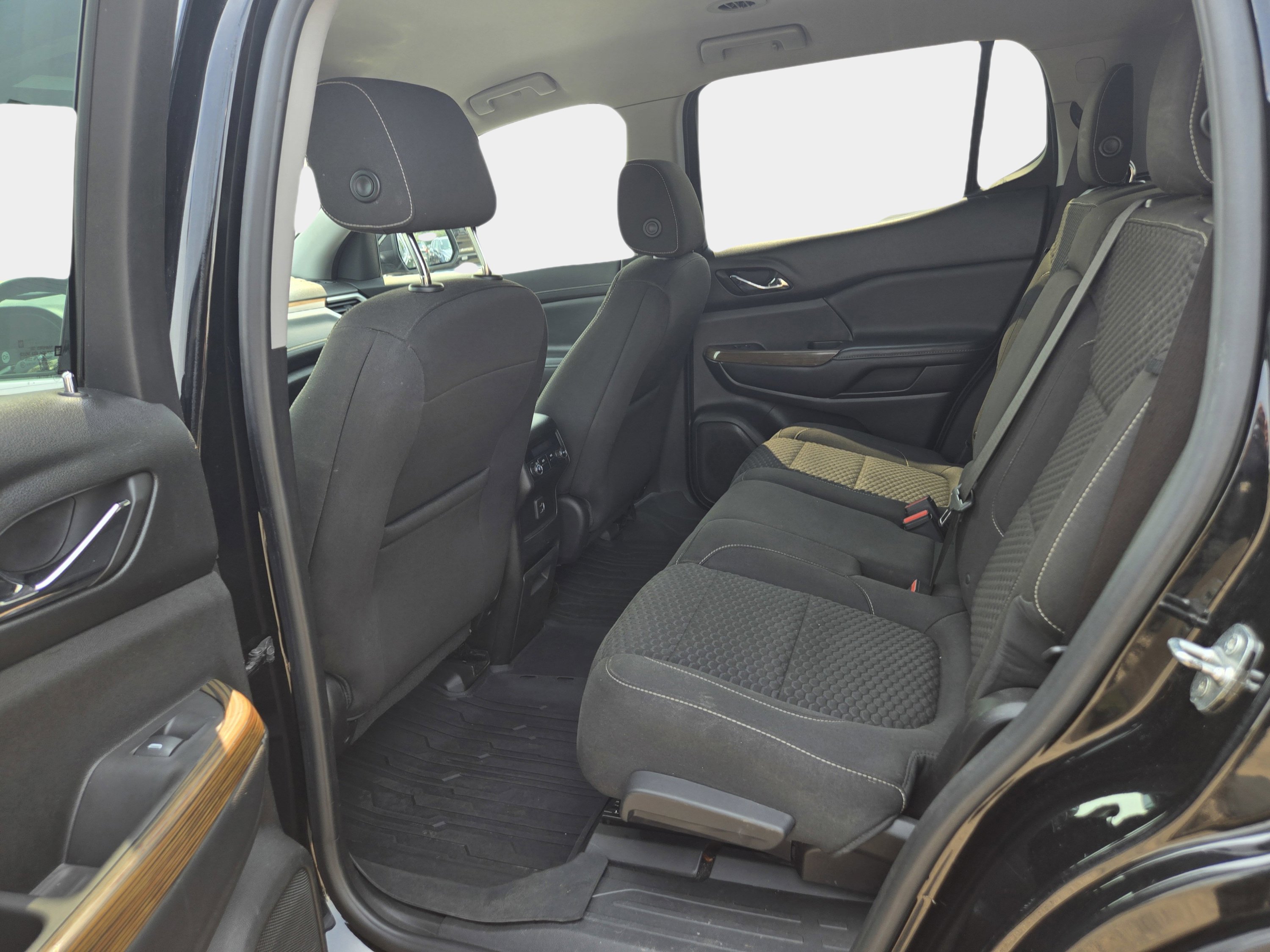 Used 2019 GMC Acadia SLE w/ LPO, Floor Liner Package image 15