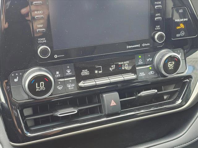 Used 2020 Toyota Highlander XLE AWD/4WD image 26