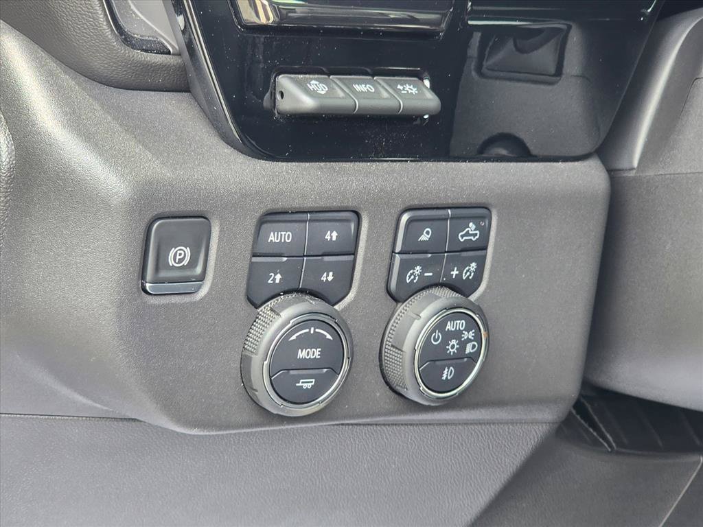 Used 2024 Chevrolet Silverado 1500 ZR2 w/ Technology Package AWD/4WD image 9
