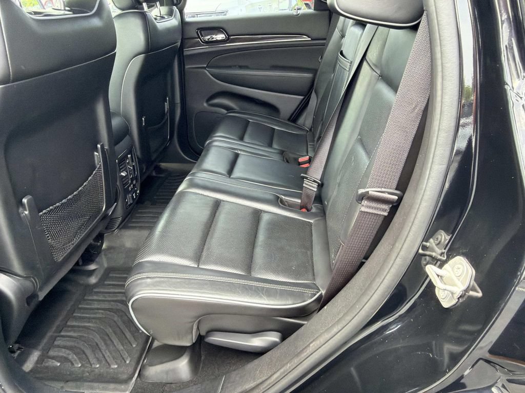 Used 2020 Jeep Grand Cherokee Overland AWD/4WD image 15