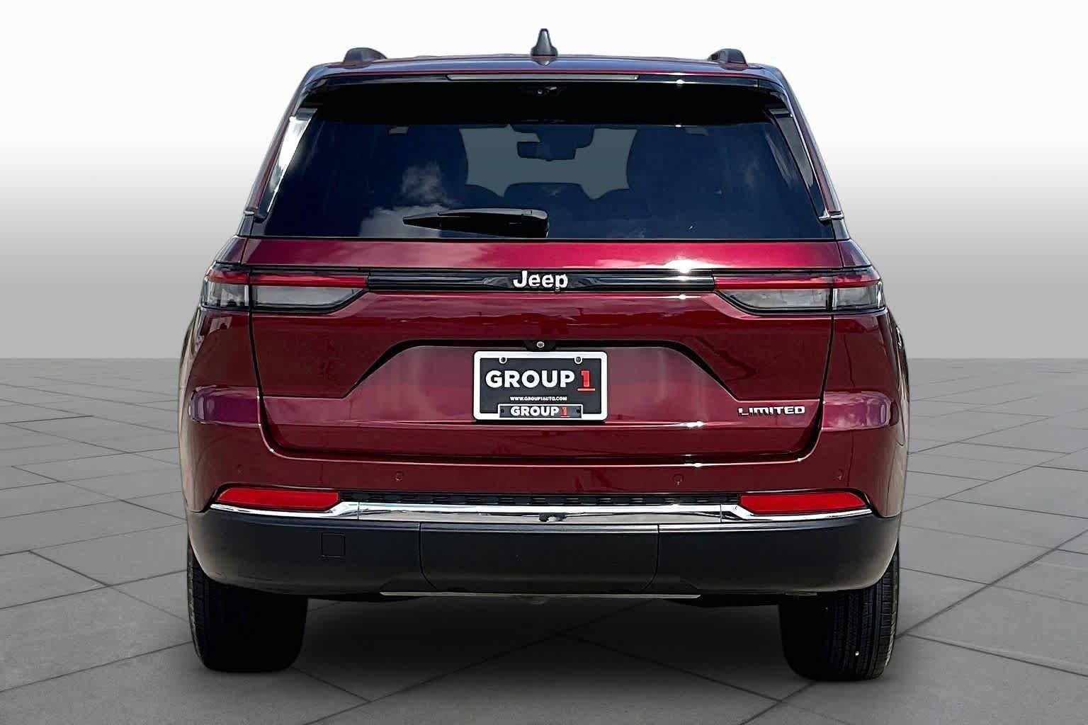 Used 2022 Jeep Grand Cherokee Limited w/ Luxury Tech Group II RWD image 5