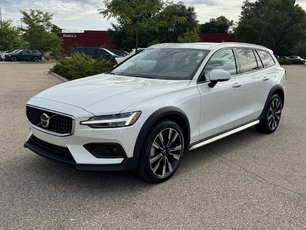 Certified 2025 Volvo V60 B5 Cross Country Ultra
