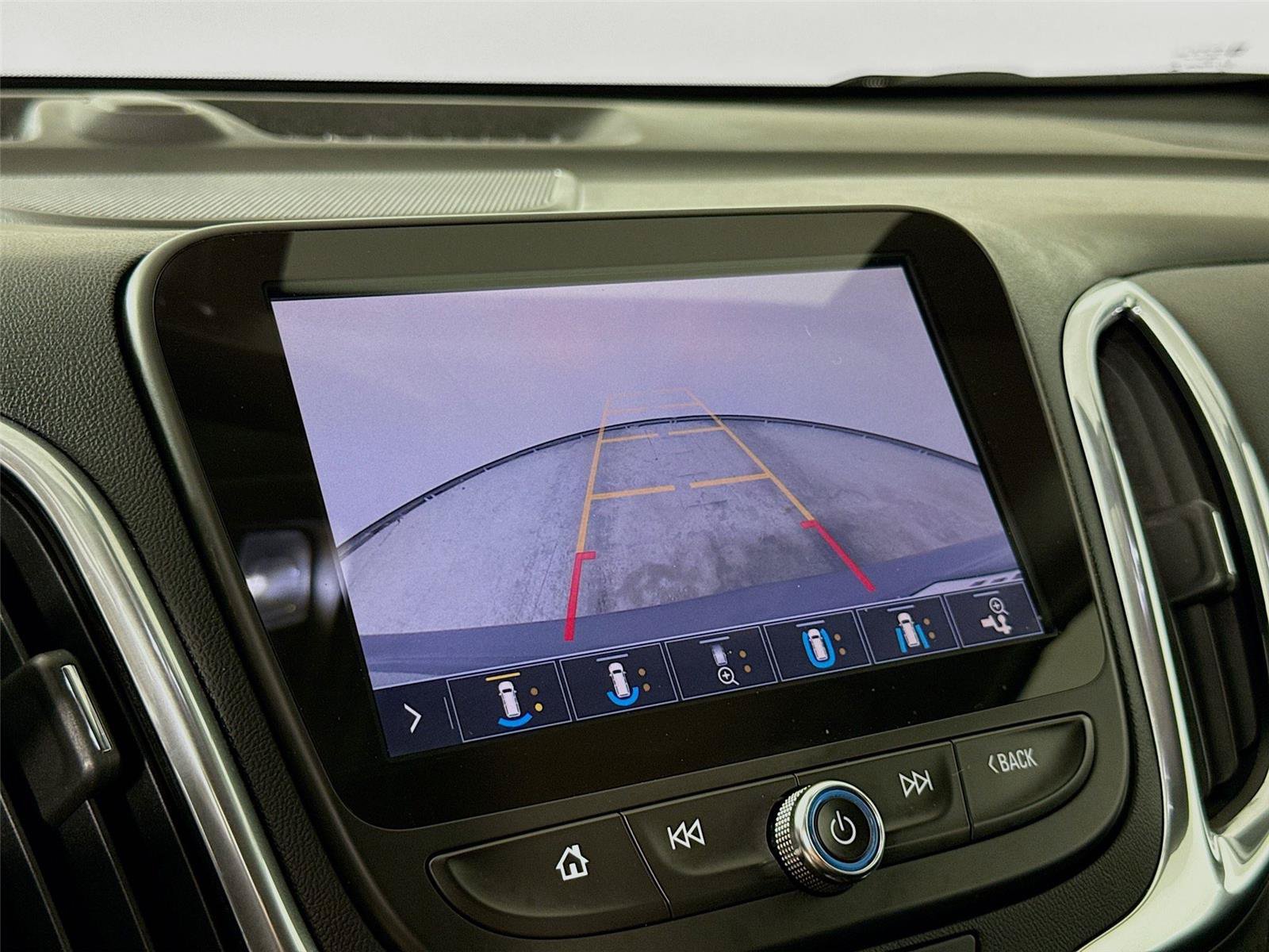 Used 2019 Chevrolet Equinox Premier AWD/4WD image 15
