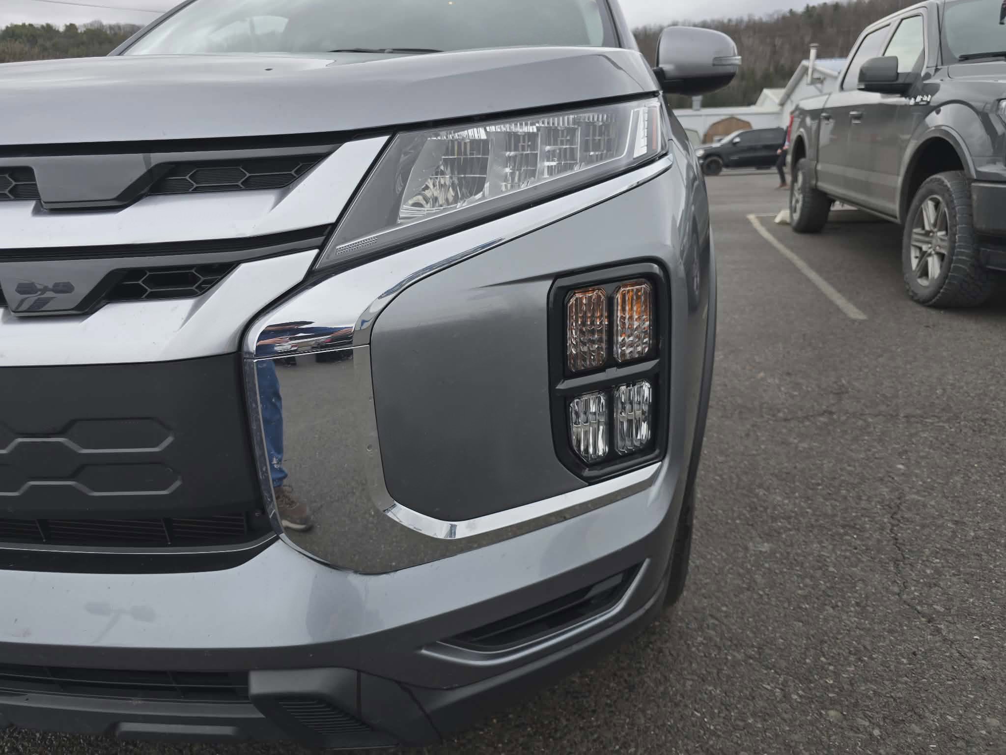 Used 2025 Mitsubishi Outlander Sport SE image 10