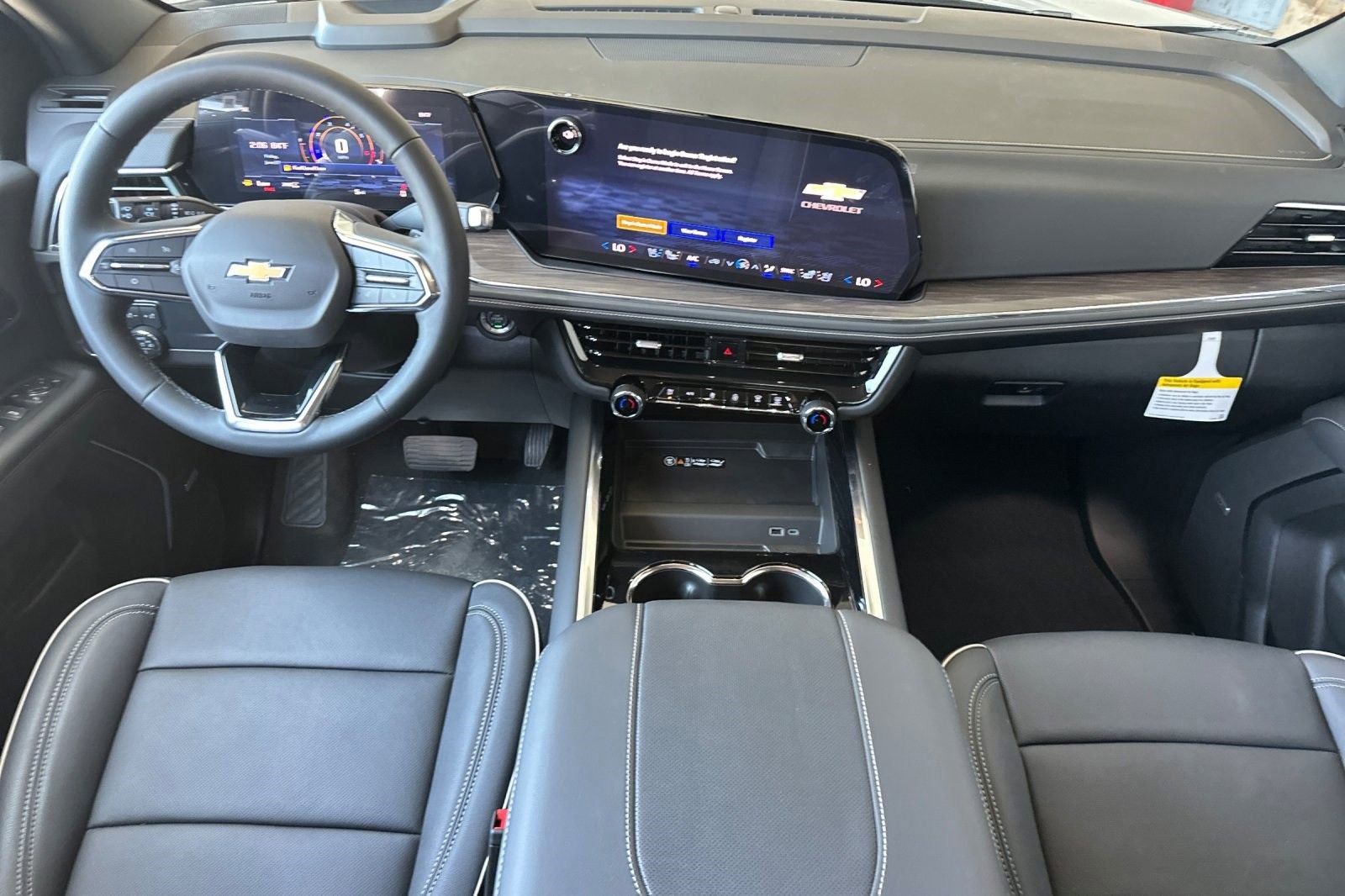 New 2025 Chevrolet Suburban Premier AWD/4WD image 14