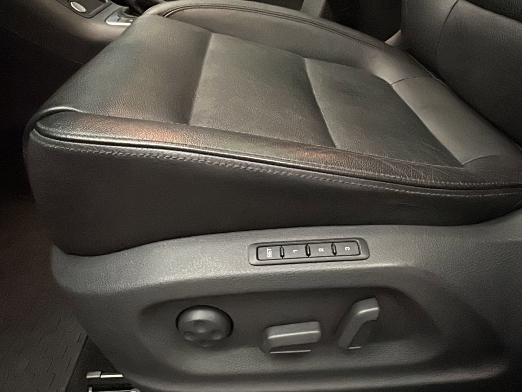 Used 2016 Volkswagen Tiguan SEL AWD/4WD image 15