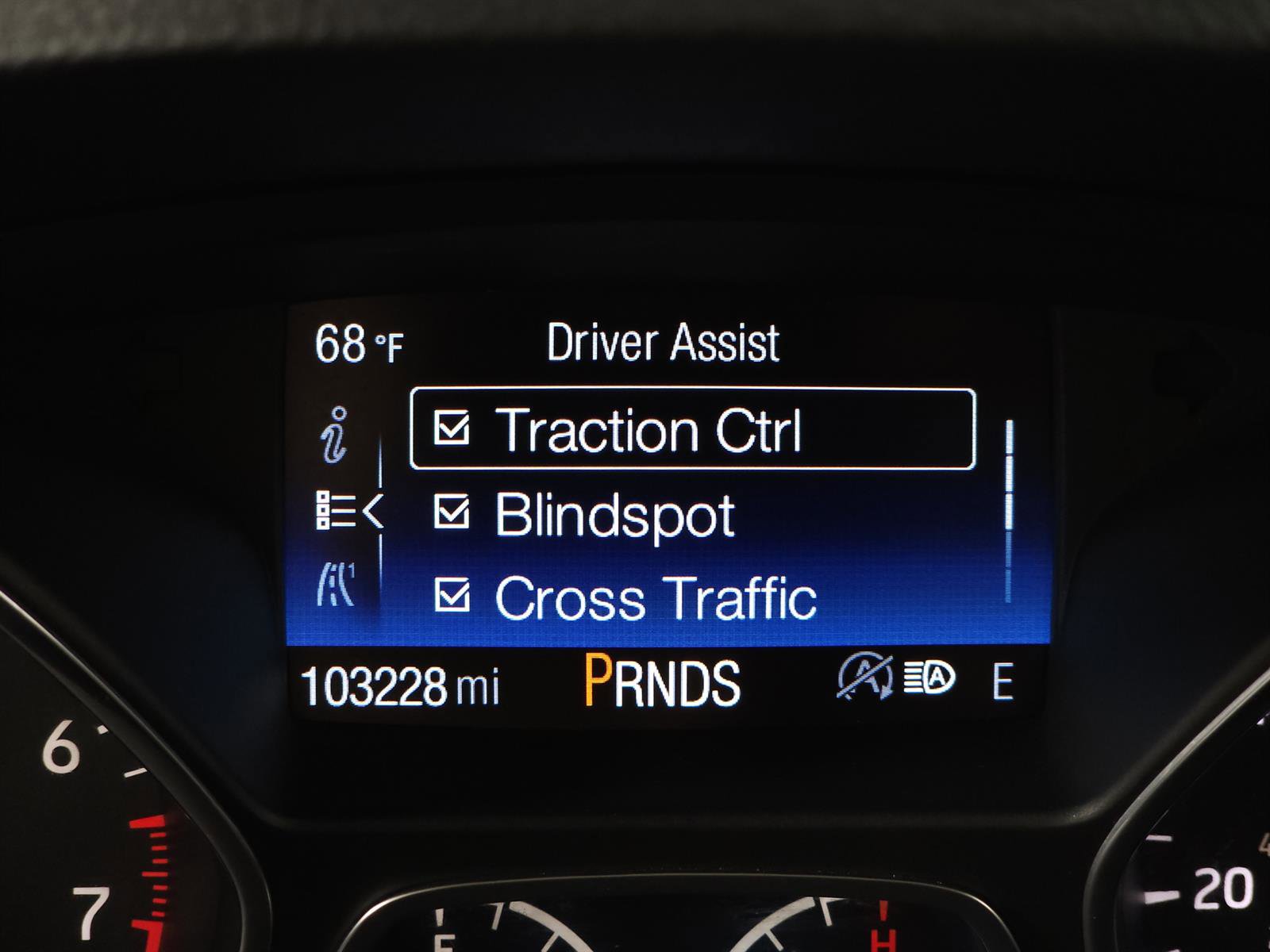 Used 2017 Ford Escape Titanium w/ Canadian Touring Package image 20