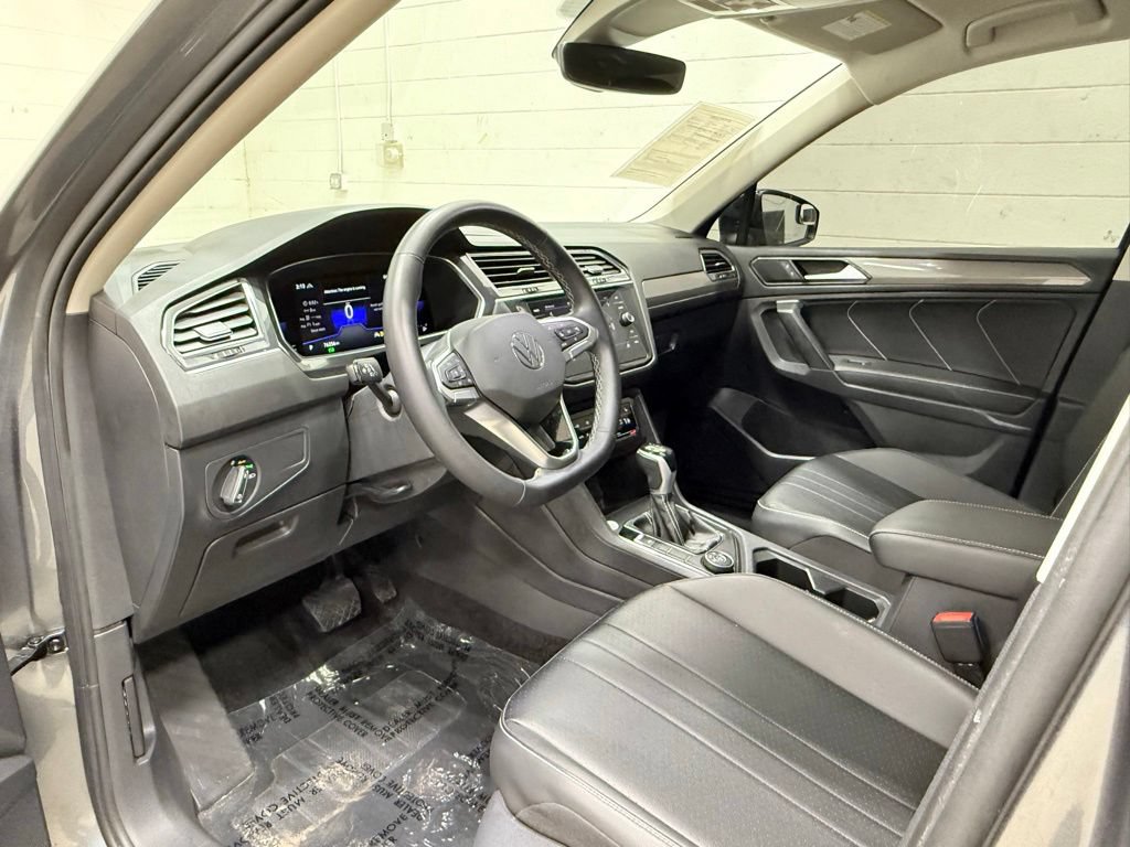Used 2022 Volkswagen Tiguan SE AWD/4WD image 20