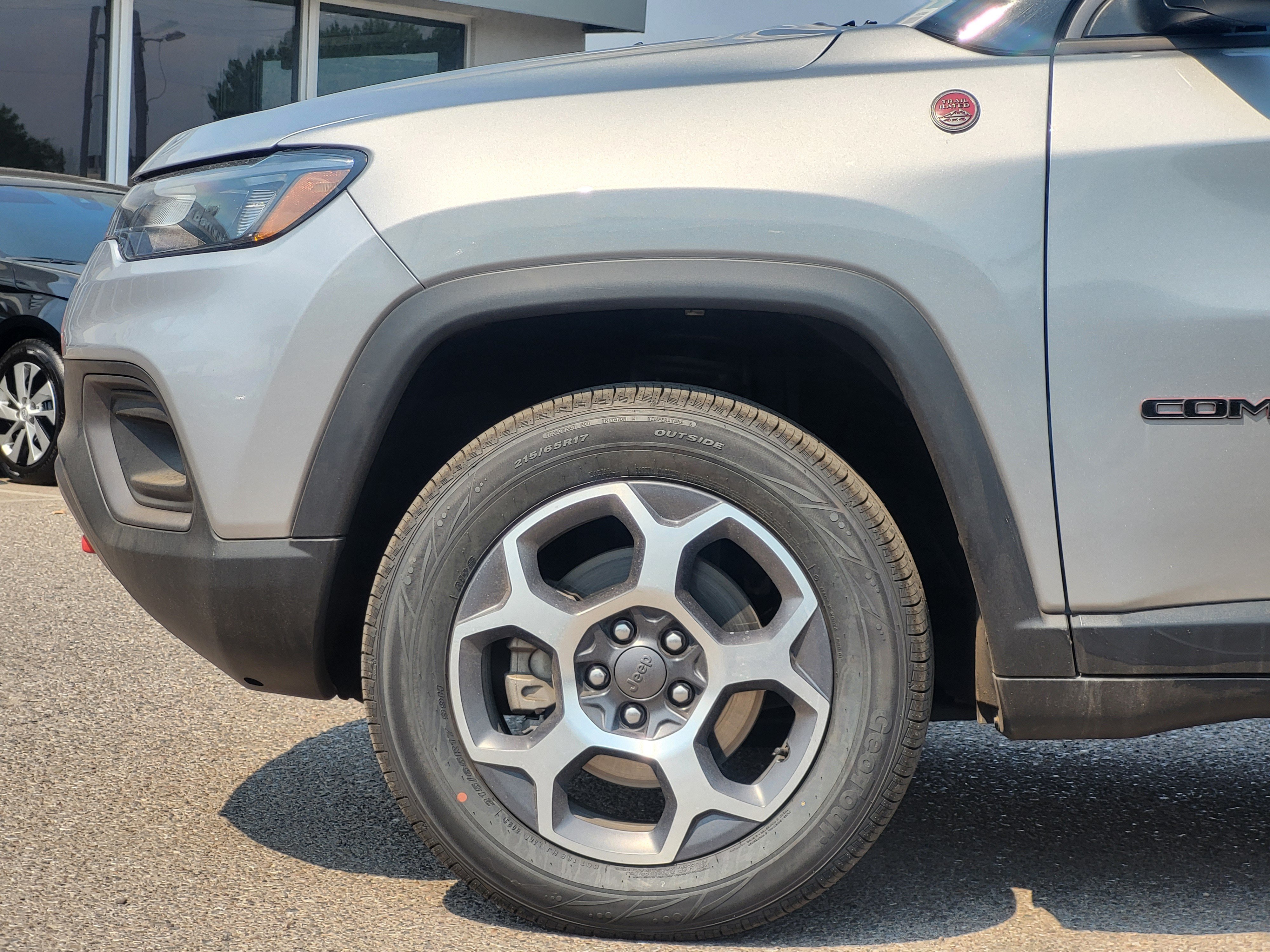 Used 2022 Jeep Compass Trailhawk w/ Trailhawk Convenience Group AWD/4WD image 9
