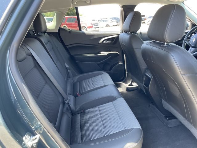 Used 2025 Chevrolet Trax LT FWD image 27