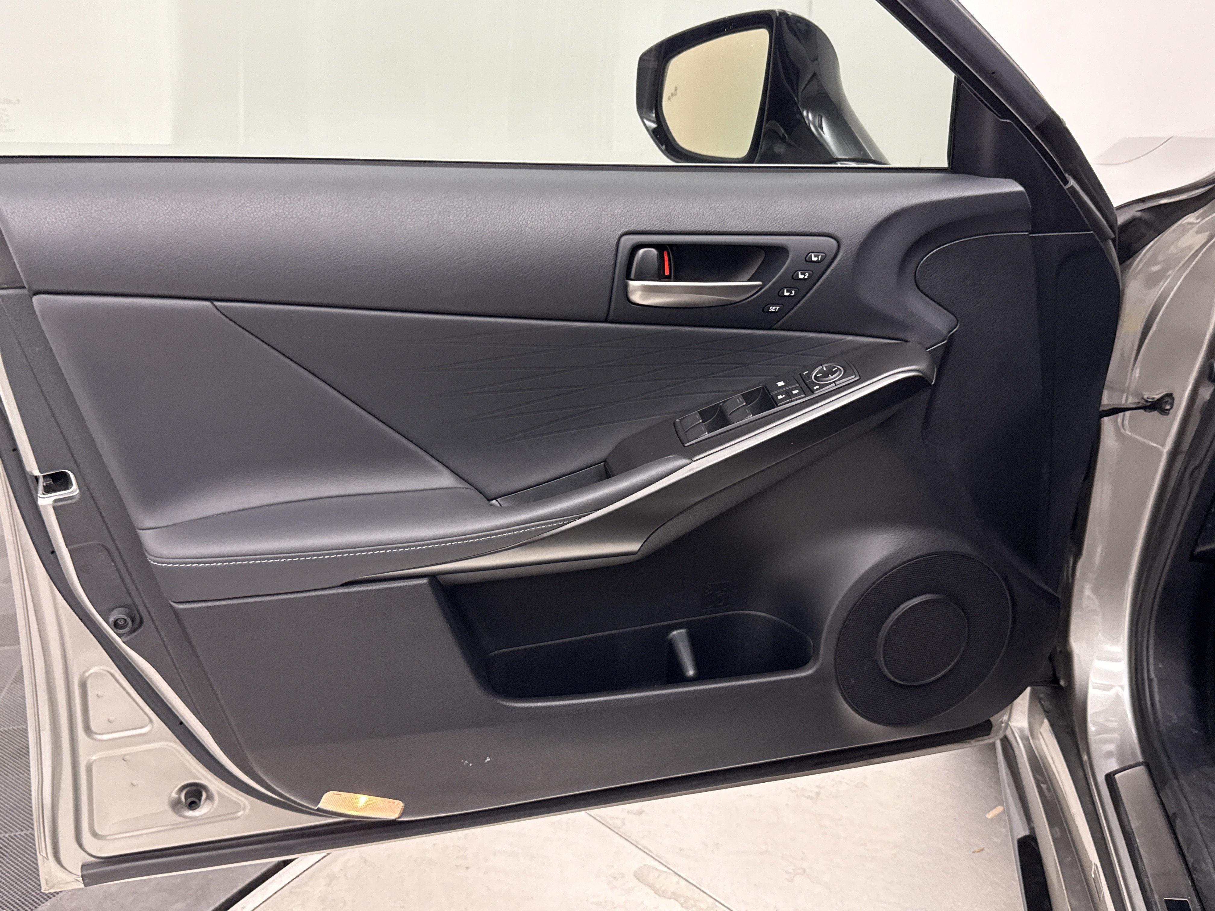 Used 2023 Lexus IS 350 F Sport RWD image 10