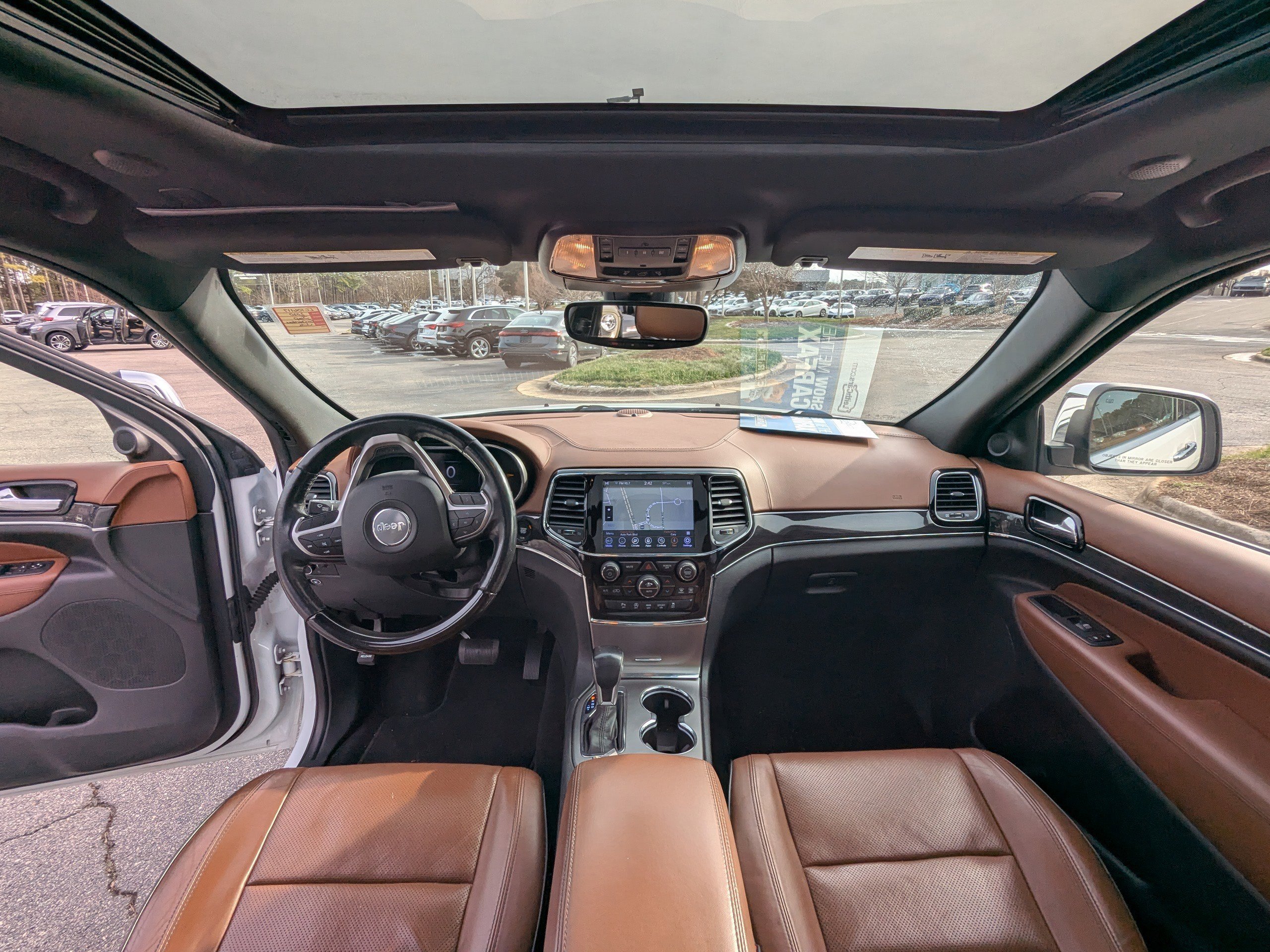 Used 2020 Jeep Grand Cherokee Overland image 12