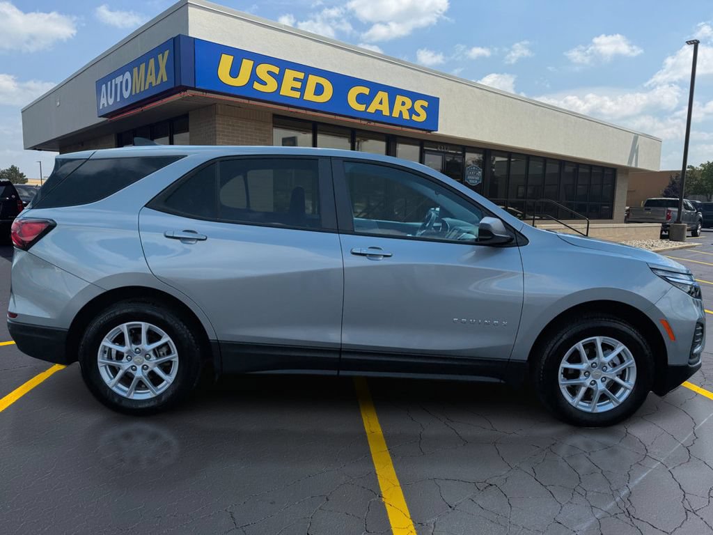 Used 2024 Chevrolet Equinox LS w/ LS Convenience Package AWD/4WD image 2