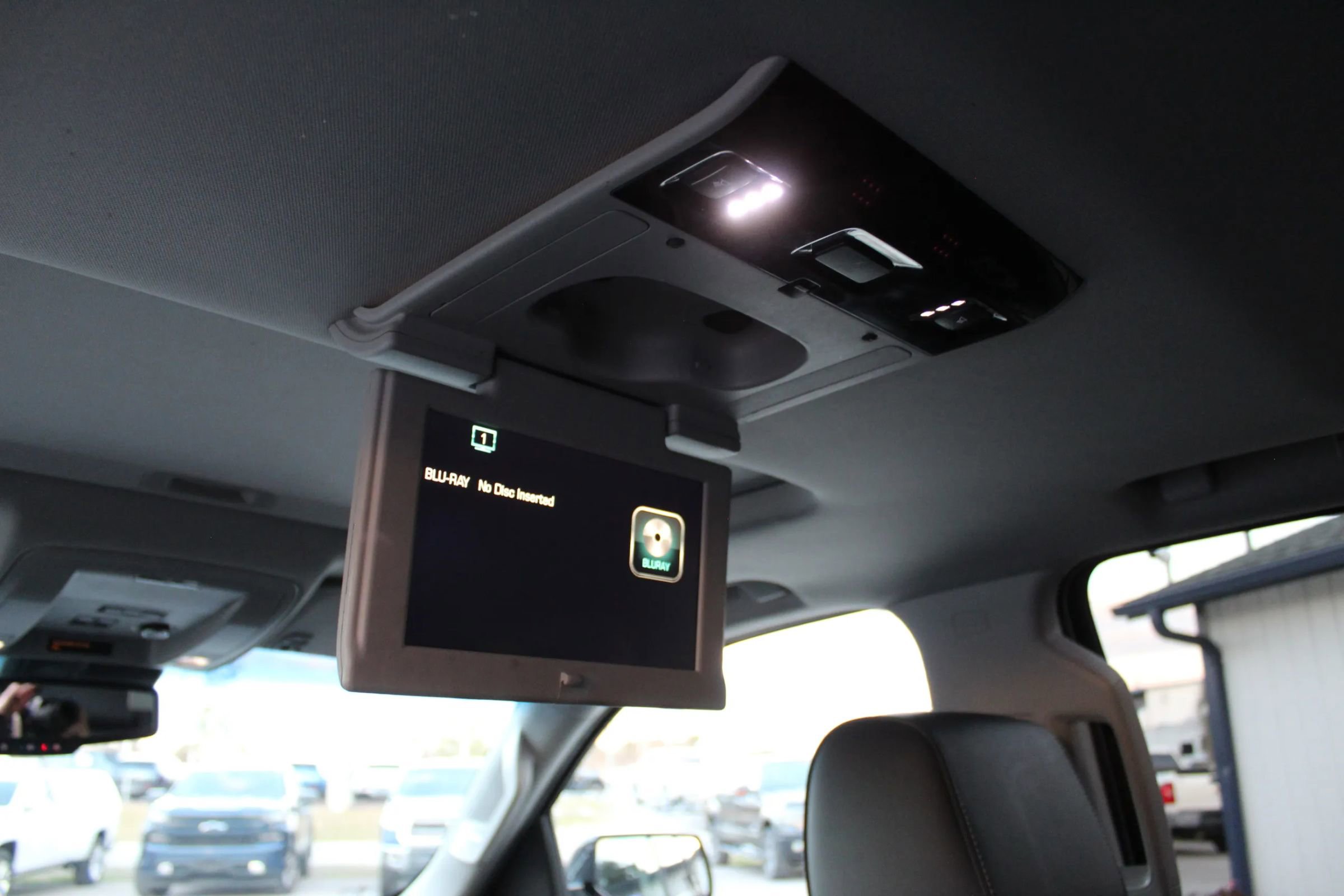 Used 2017 GMC Yukon Denali w/ Open Road Package image 24