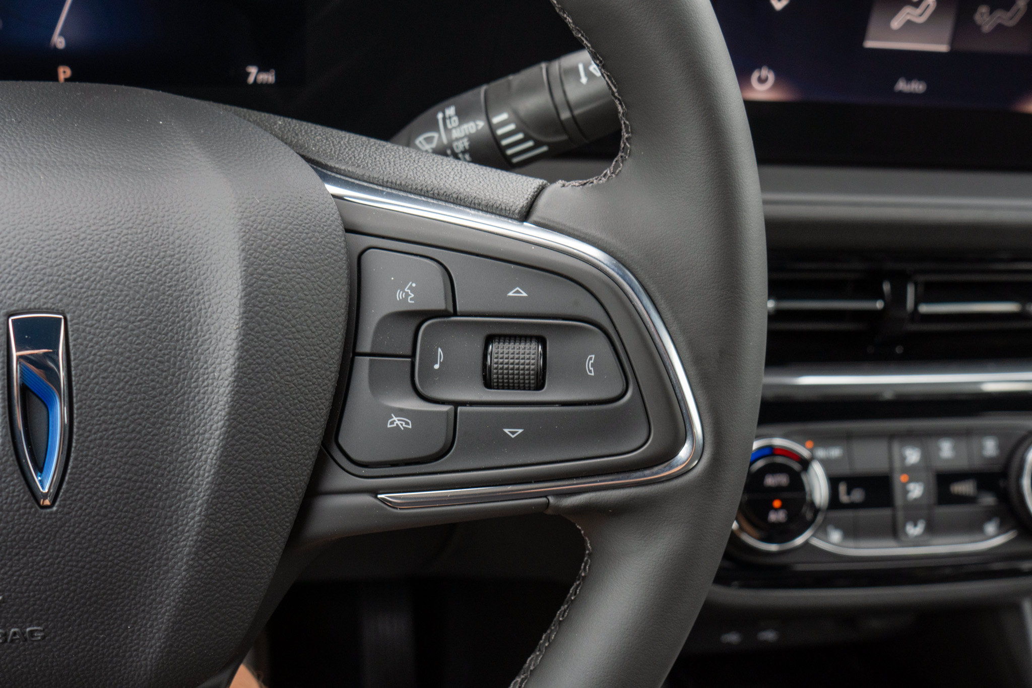 New 2026 Buick Envista Sport Touring w/ Convenience I Package FWD image 24