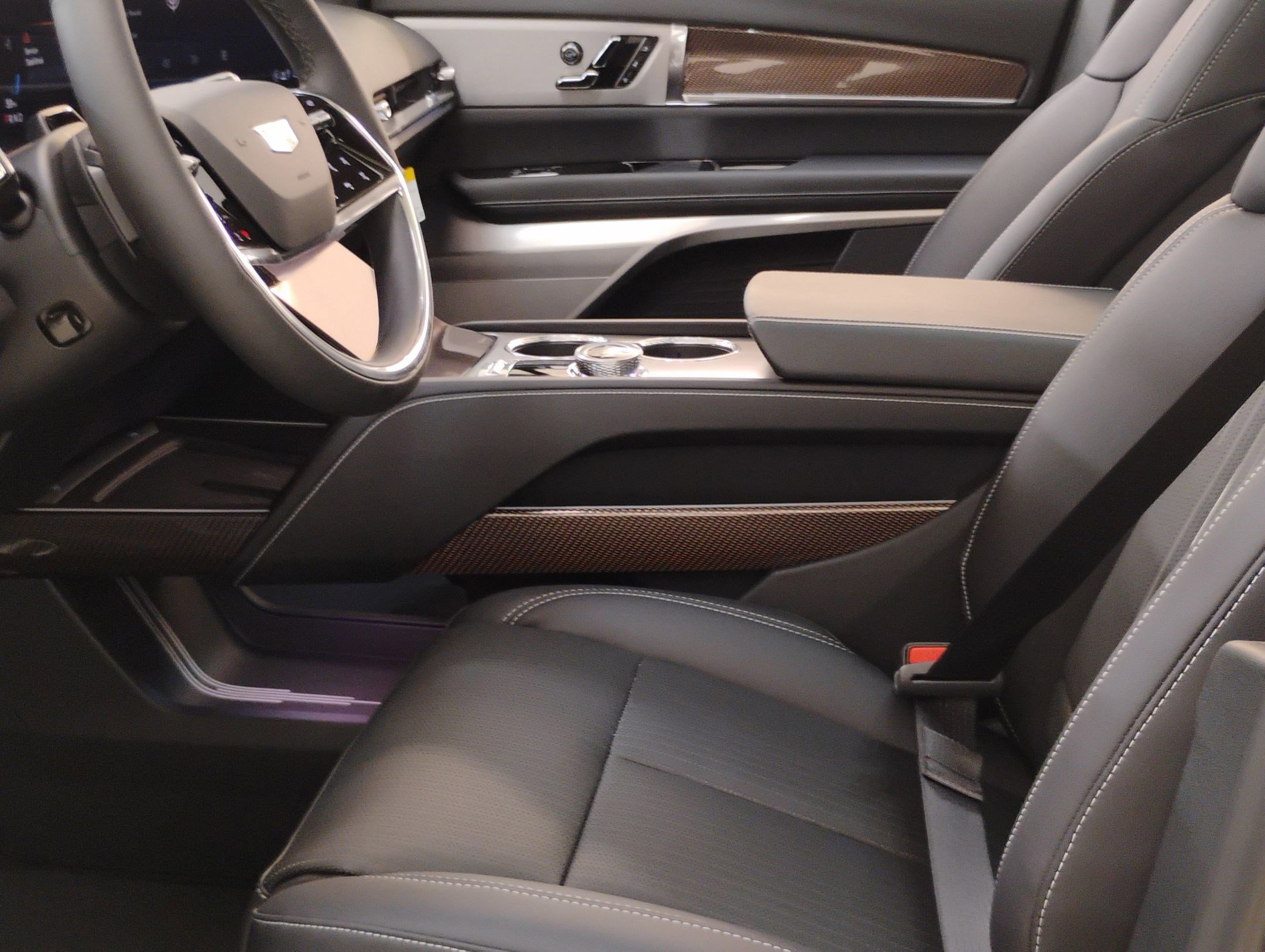 New 2026 Cadillac Vistiq Sport w/ LPO, Floor Liner Package image 5