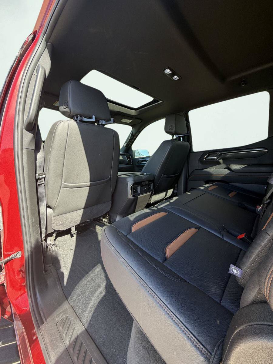 Used 2024 GMC Sierra 1500 AT4 w/ Technology Package AWD/4WD image 14