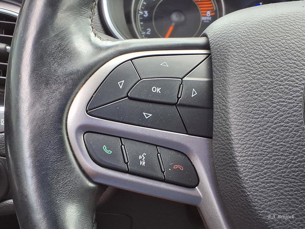 Used 2019 Jeep Cherokee Limited image 14