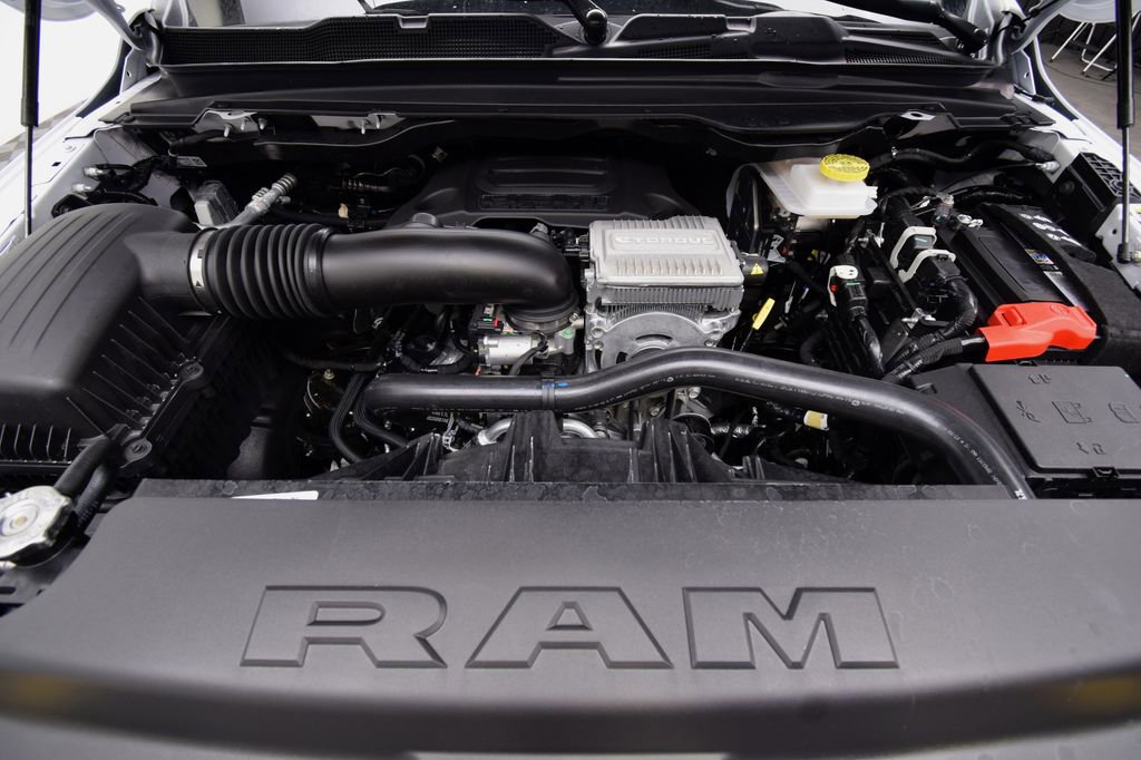 New 2026 RAM 1500 4x4 Crew Cab image 17