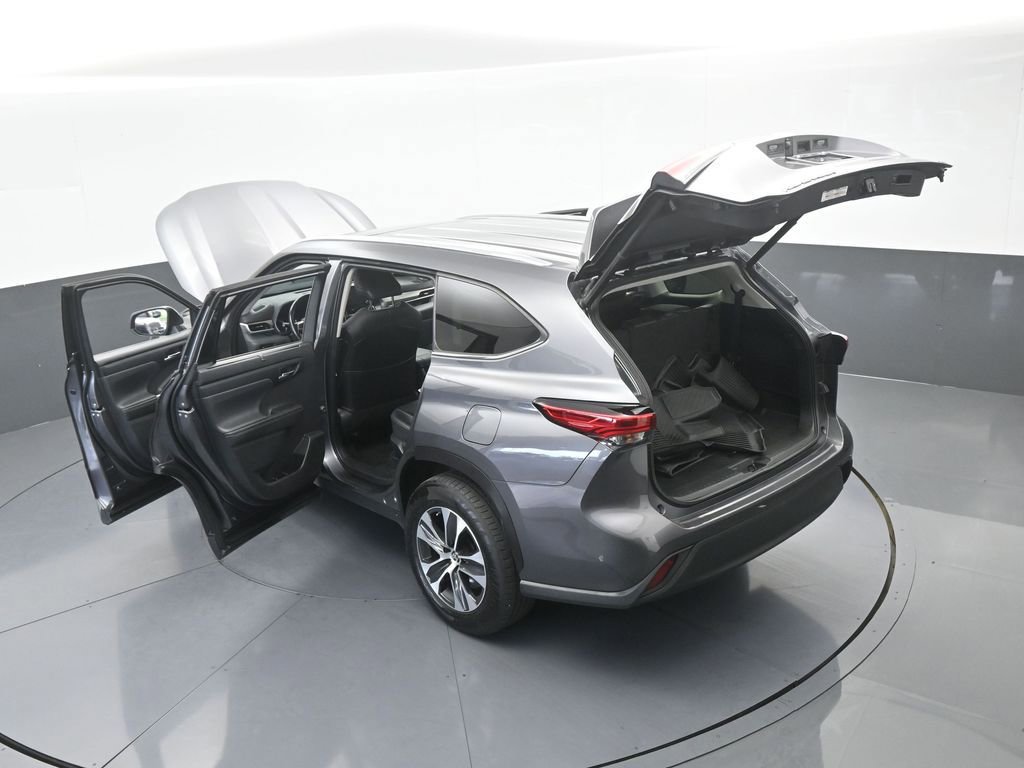 Used 2021 Toyota Highlander XLE FWD image 66
