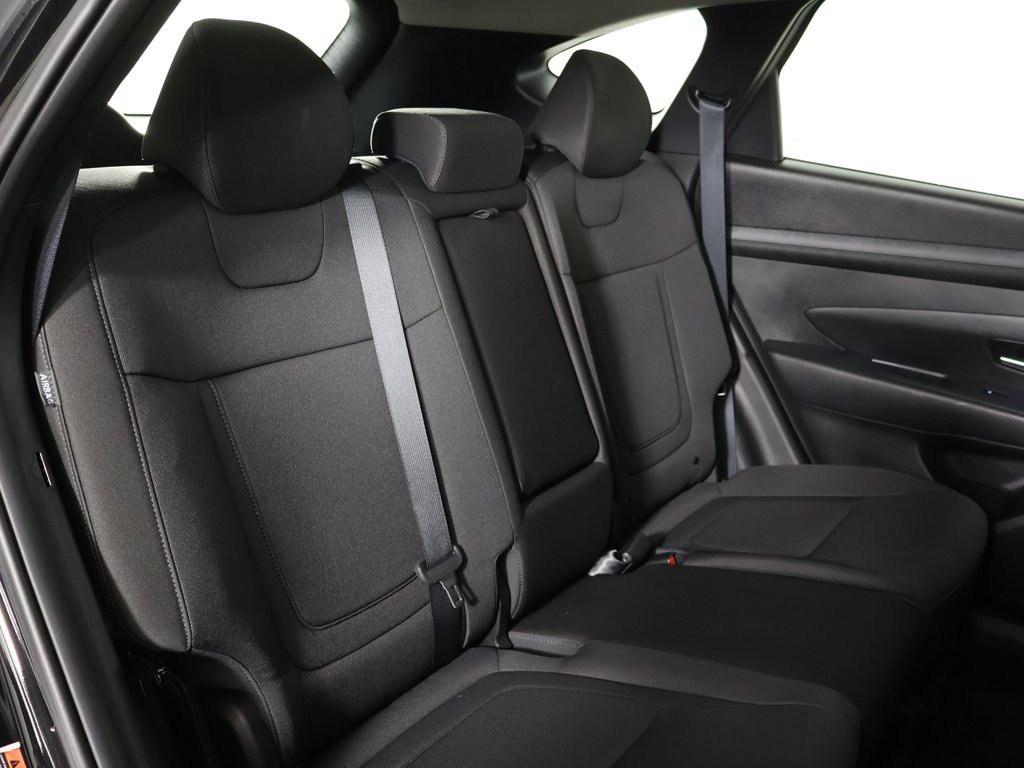 Certified 2025 Hyundai Tucson SE image 27