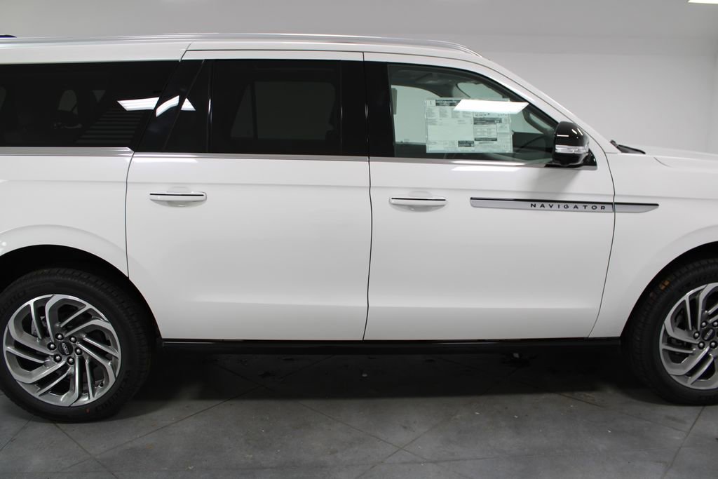 New 2025 Lincoln Navigator L Reserve image 10