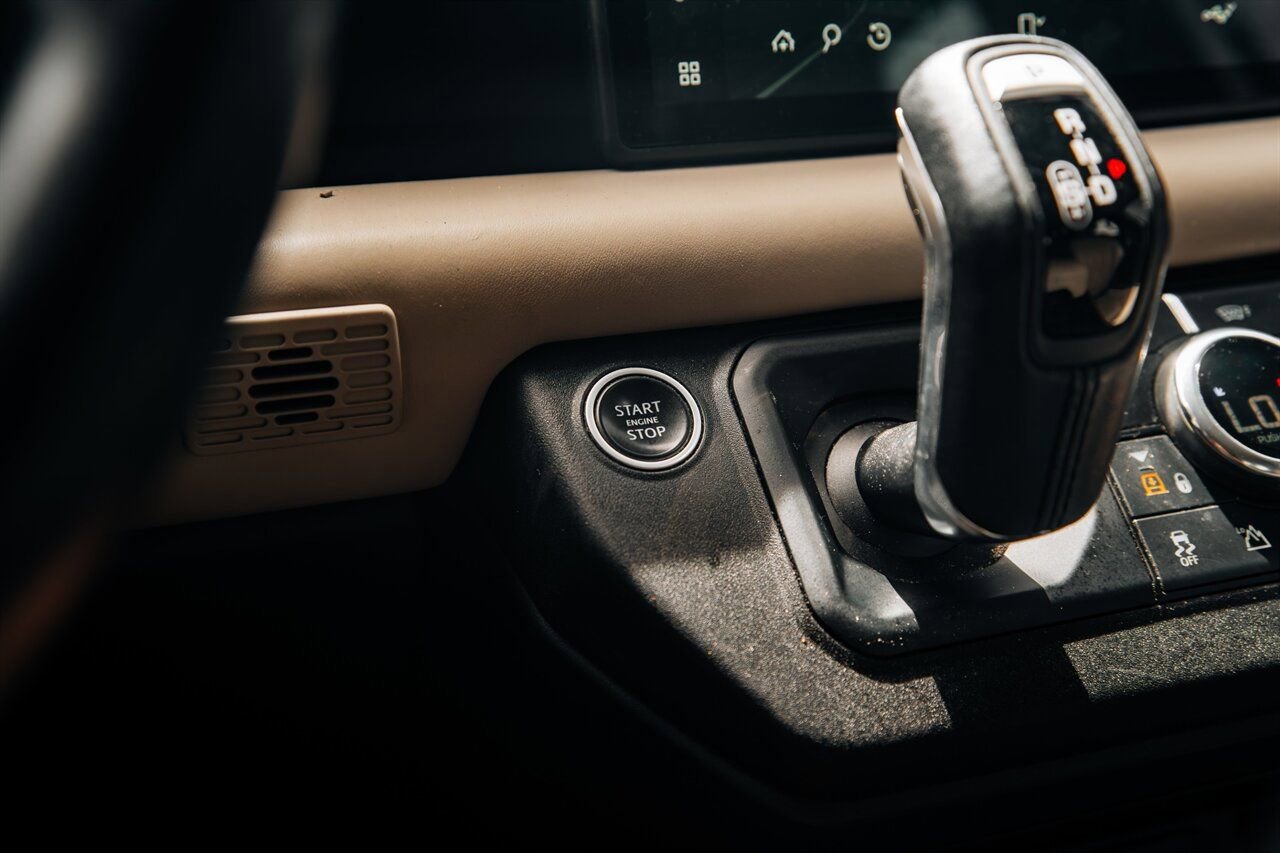 Used 2022 Land Rover Defender 110 X-Dynamic HSE image 28