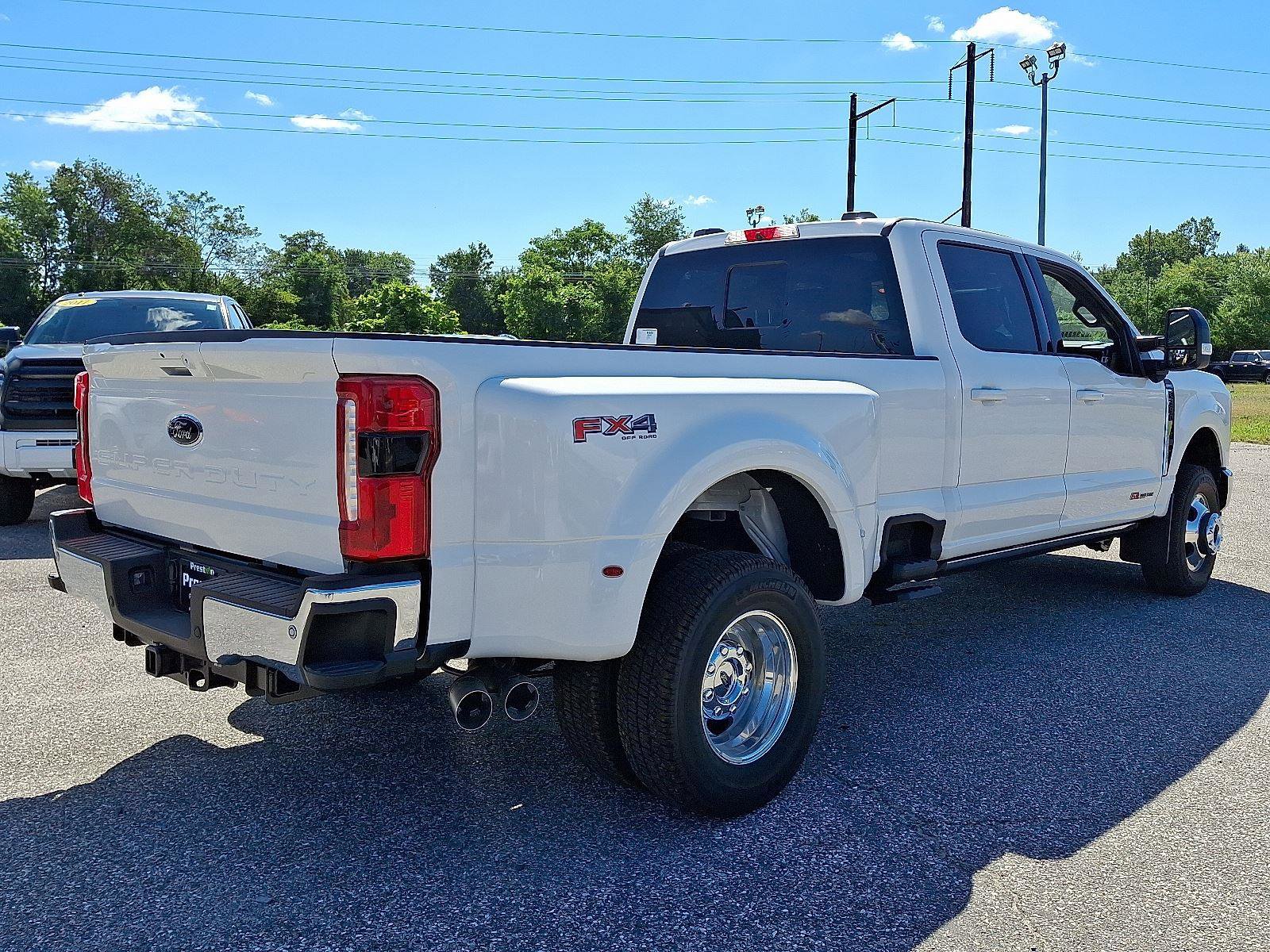 New 2026 Ford F350 Lariat w/ Lariat Ultimate Package image 3