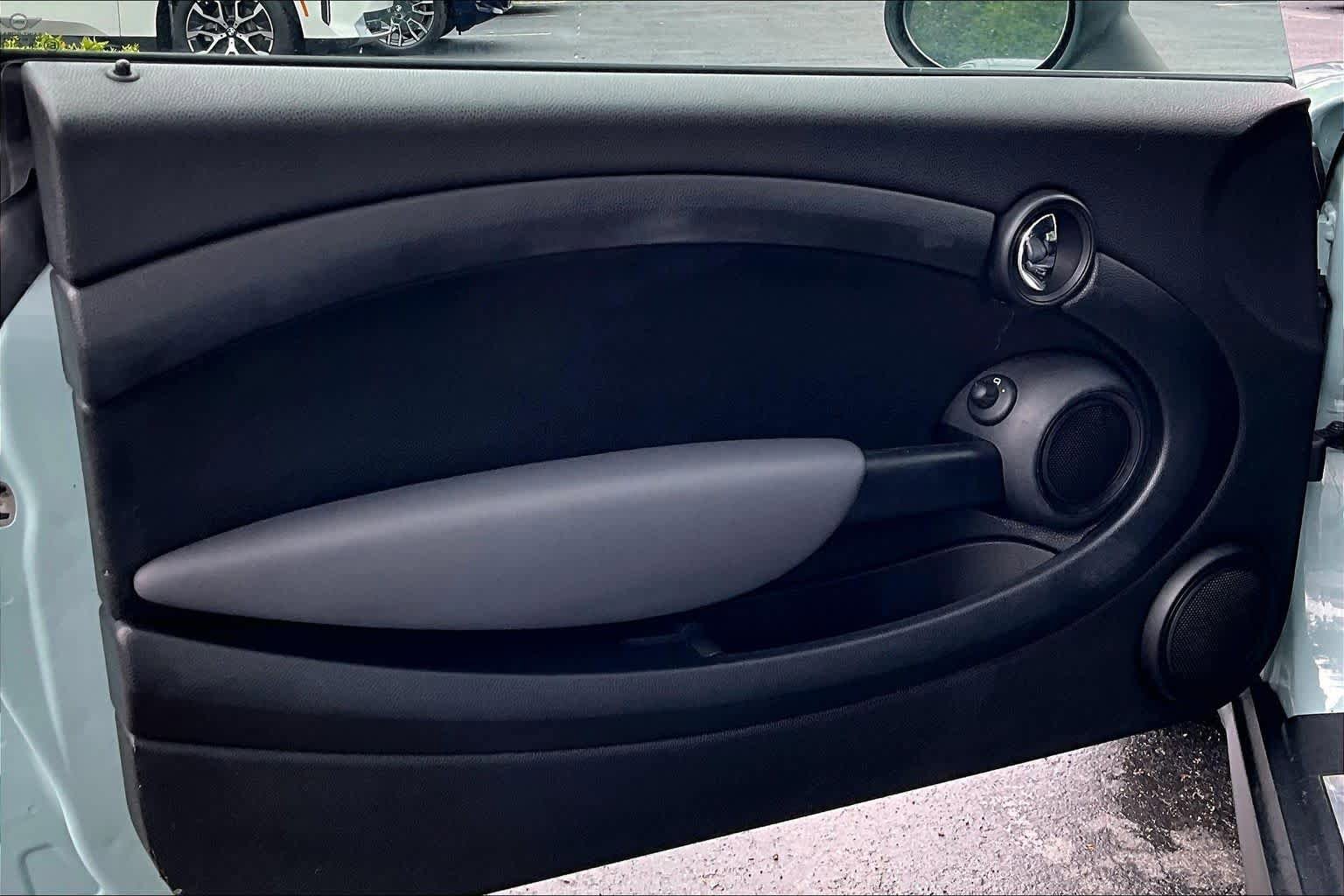 Used 2011 MINI Cooper Convertible FWD image 20