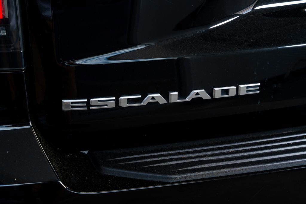 Used 2025 Cadillac Escalade ESV V image 24