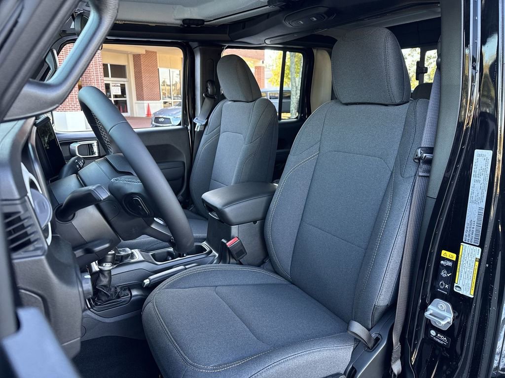 New 2025 Jeep Gladiator Sport image 11