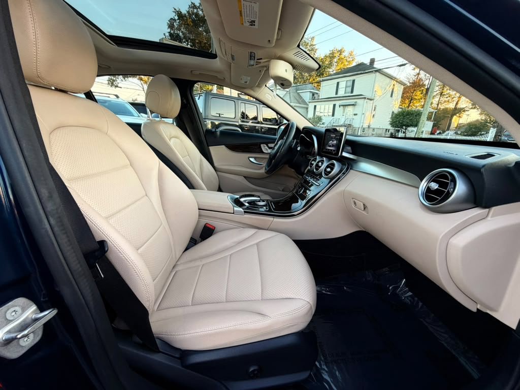 Used 2016 Mercedes-Benz C 300 4MATIC Sedan image 23