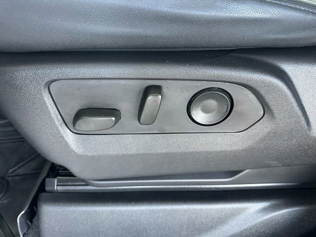 Used 2023 Chevrolet Silverado 1500 ZR2 w/ Technology Package image 39