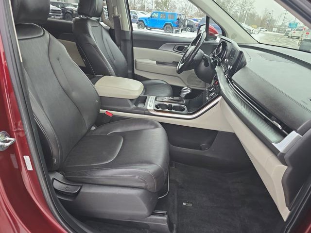 Used 2023 Kia Carnival LX image 21