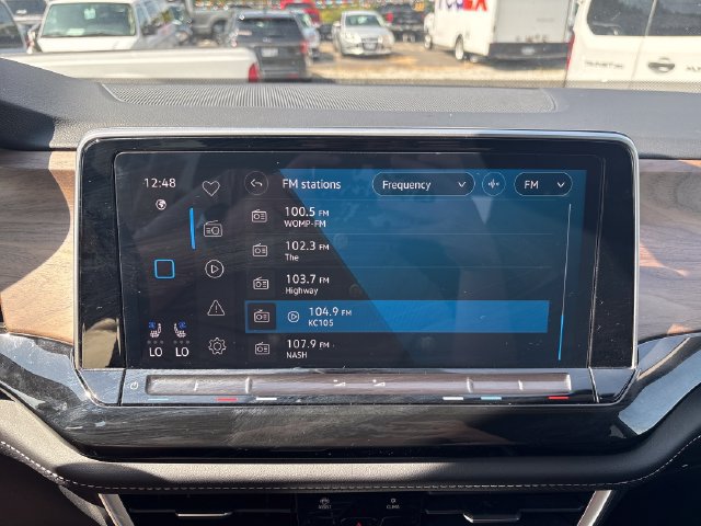 Used 2025 Volkswagen Atlas SE AWD/4WD image 14